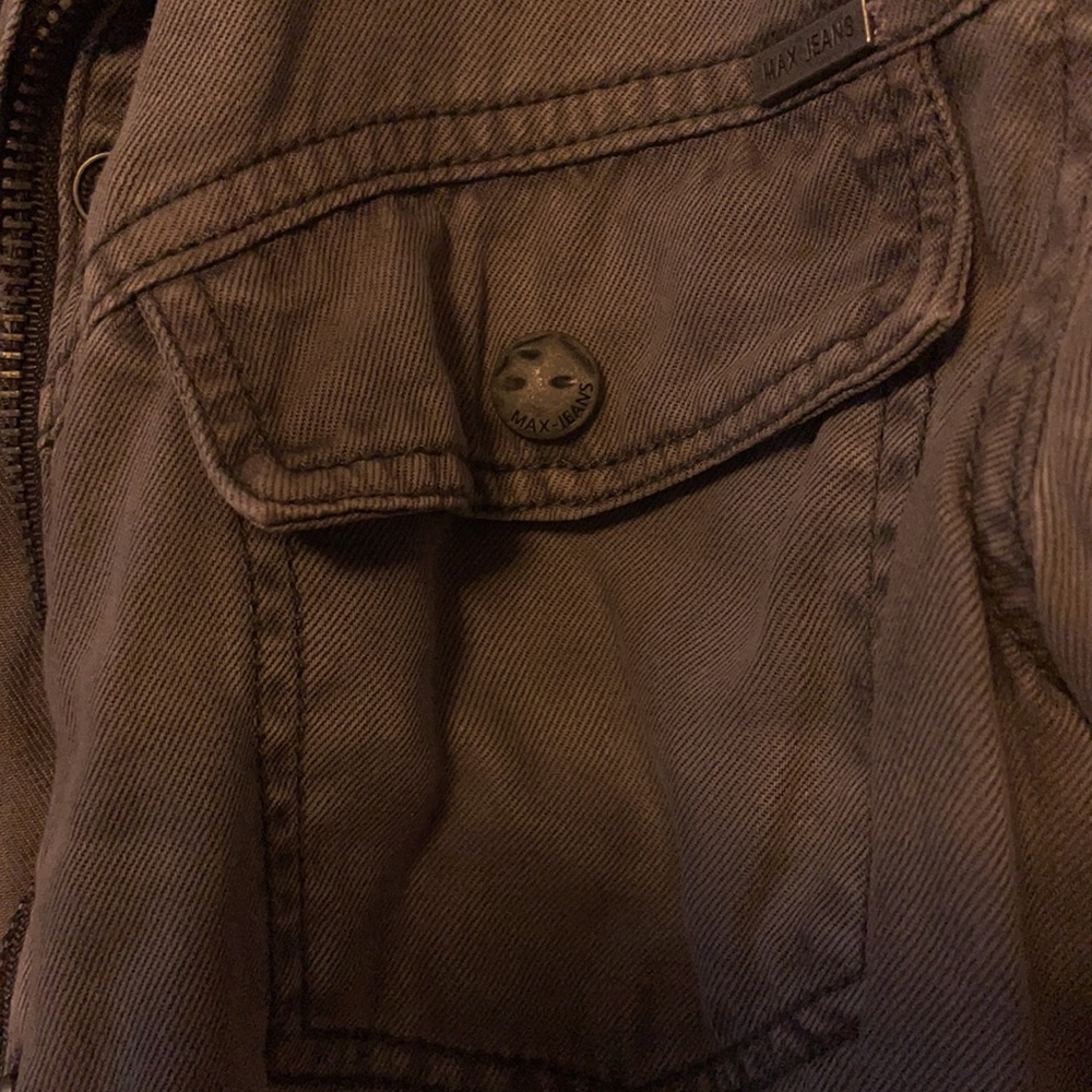 Simple grey jacket - Picture 2 of 3